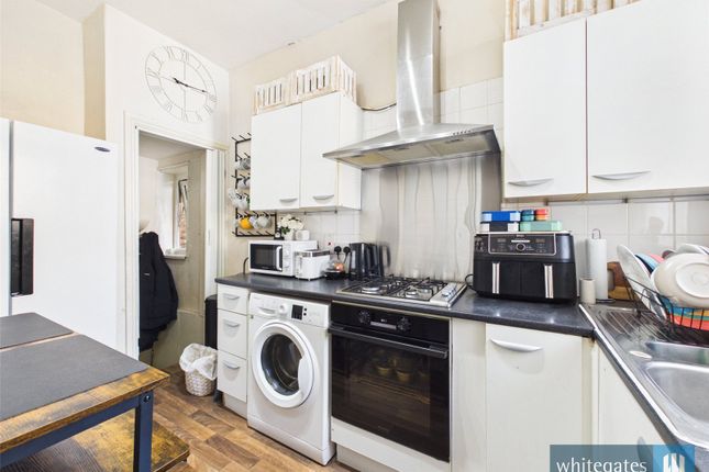 3, Rayleigh Street, West Yorkshire photo 3