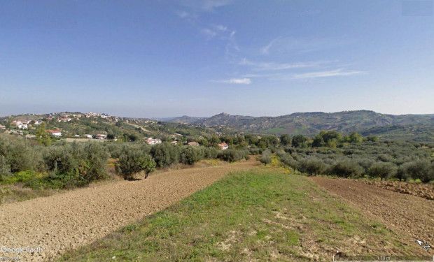 Thumbnail Land for sale in Casalincontrada, Chieti, Abruzzo