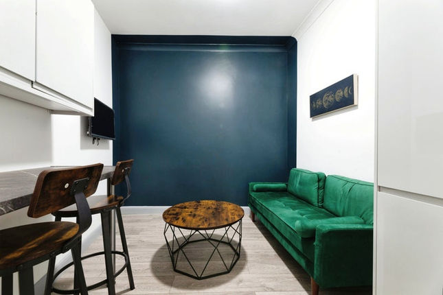 22, Warwick Road, London photo 4