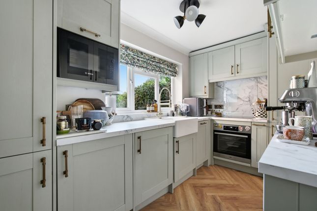 Flat 3, Bonnicut Court, Ascot photo 2