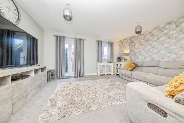 2, Ladbrook Close, Ipswich photo 3