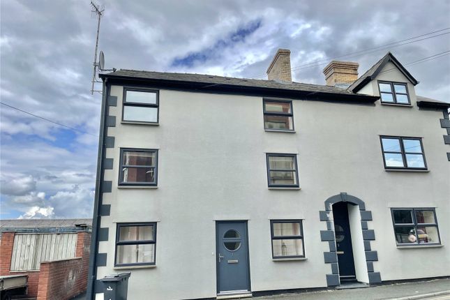 Flat to rent in Old Kerry Road, Newtown, Powys SY16