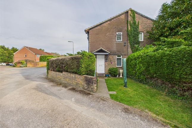 1-bed house on 23, Camden Place, Reading, £240,000