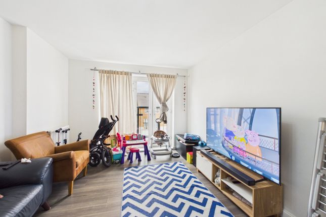 Flat 18, 23, Kenyon Way, Berkshire photo 2