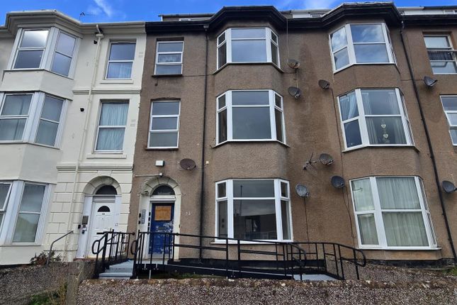 Ground Floor, Flat 1, 37 South Parade, Pensarn photo 2