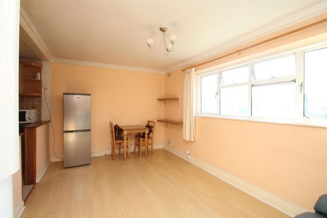 41 Harmondsworth Road, West Drayton photo 3