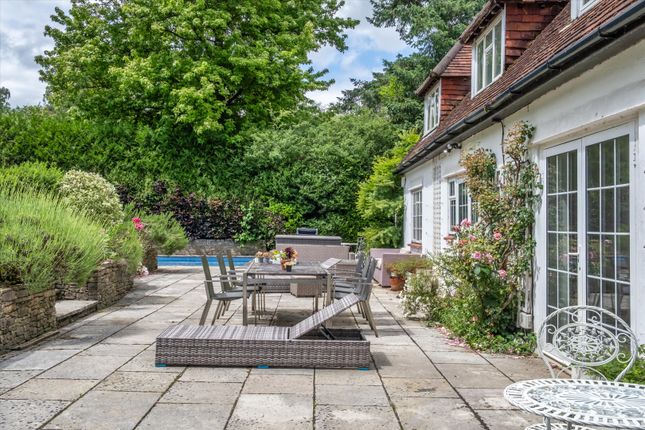 Holdfast Lane, Haslemere photo 4