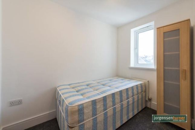 Flat to rent in Ash Court, Fairfax Place, South Hampstead