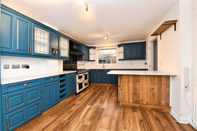 15, Rustic Close, Essex photo 3