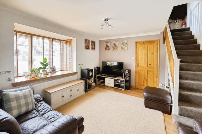 26, Wingfield Gardens, Camberley photo 2