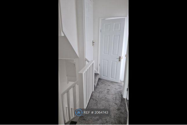 Room to rent in Marvels Lane, London