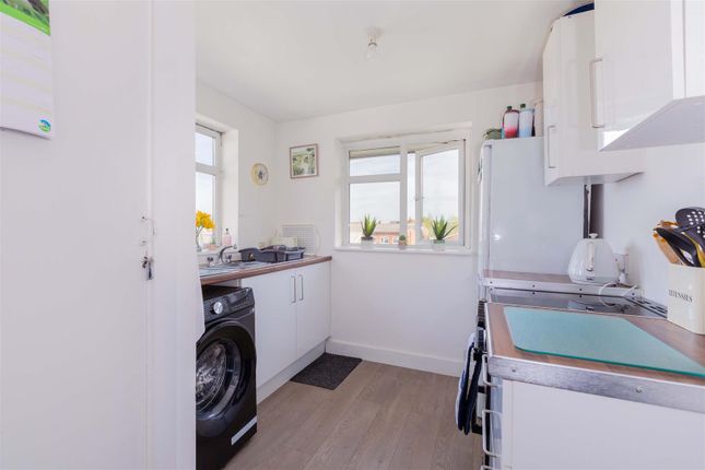 4, Suffolk Close, Cippenham photo 4