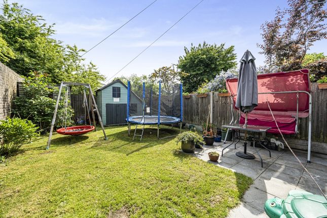 52, Richmount Gardens, London photo 3