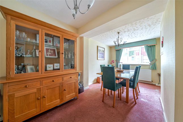 2, Clovelly Way, Orpington photo 4