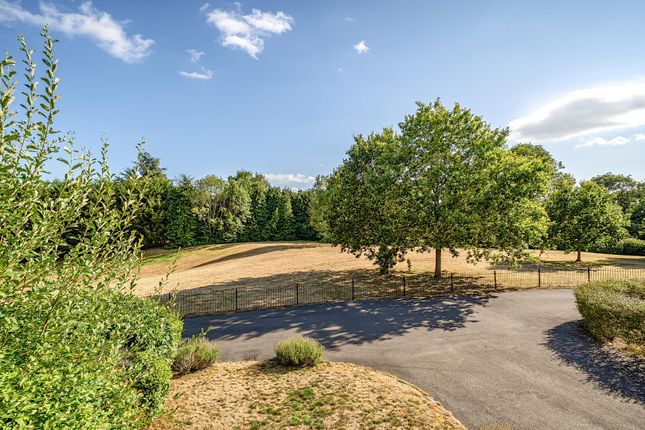82, Fruitfields Close, Devizes photo 2