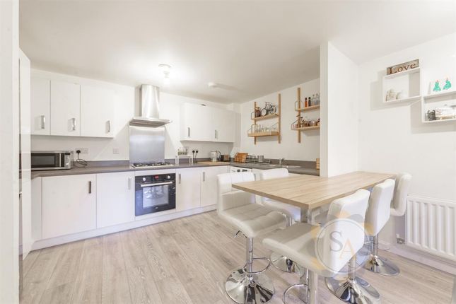Flat for sale in Grayling Close, Godalming