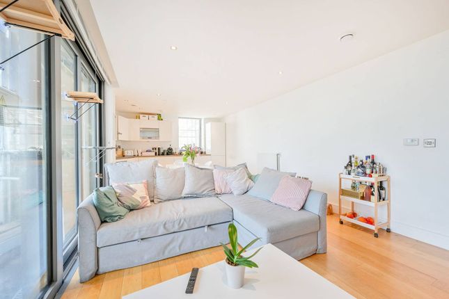 Thumbnail Flat for sale in Arc Tower, Ealing, London