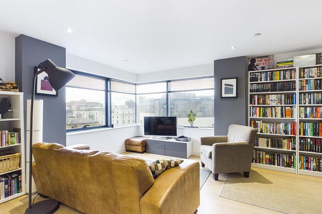 Flat for sale in The Moresby Tower, Admirals Quay Ocean Way, Ocean Village, Southampton