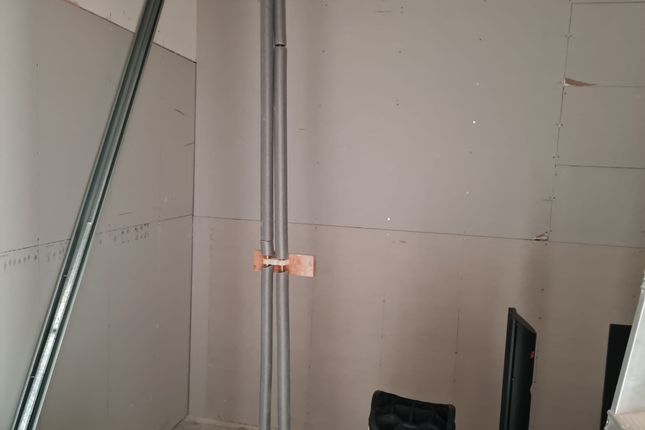 8, Richmond Drive, Woodford Green photo 5