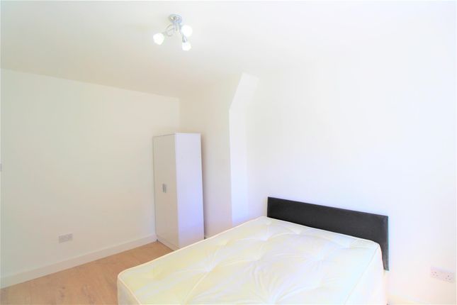 Thumbnail Property to rent in Congreve Street, London