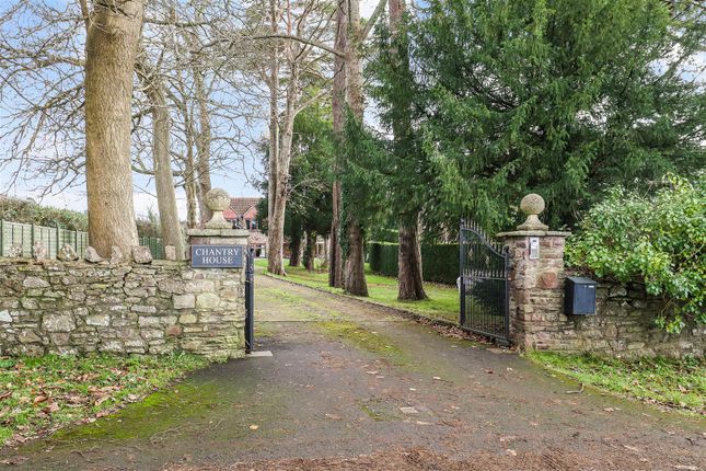 Chantry House, Sandy Lane, Lower Failand photo 2