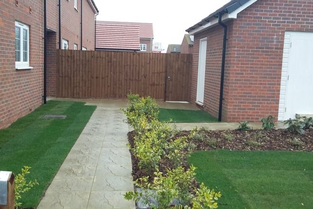 8 Evans Croft, Shortstown, Bedford photo 2