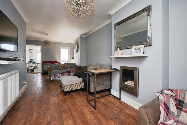 53, Mayfield Avenue, Kent photo 2
