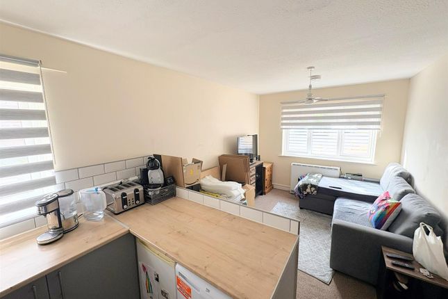 4 Maple Court, Thompson Close, Bridgwater photo 2