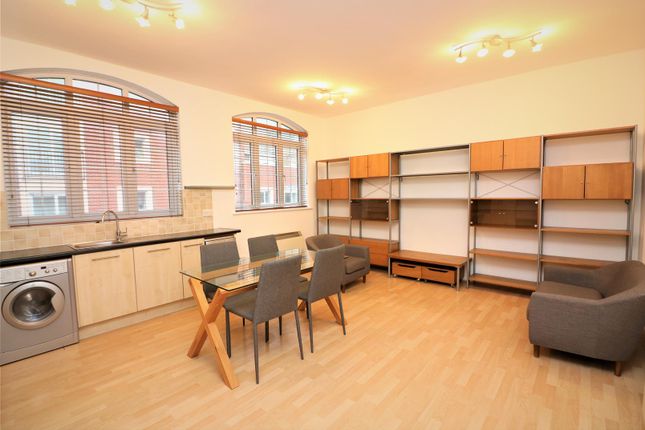 Flat to rent in St Georges Square, Limehouse