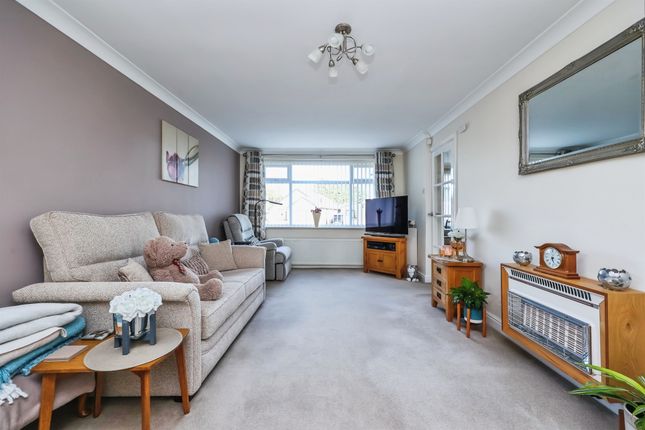 3, Wortley Close, Ilkeston photo 2