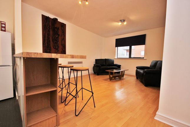 Flat to rent in Lincoln Gate, Red Bank, Manchester, Greater Manchester