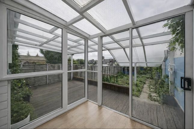 25, Kenwyn Drive, London photo 5