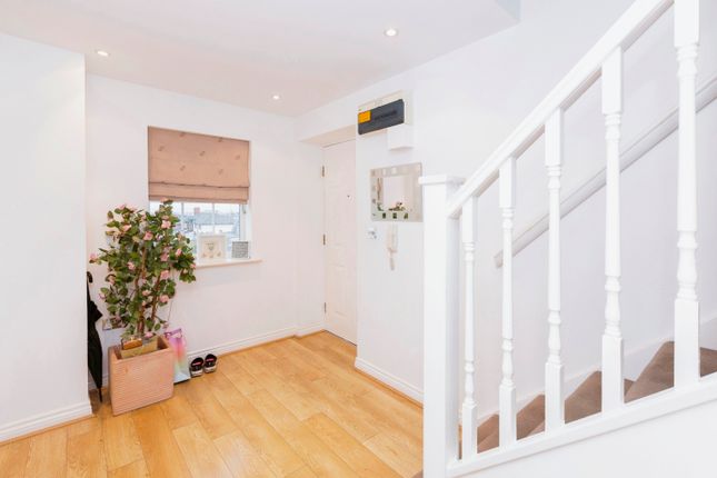 Flat for sale in Benrek Close, Ilford