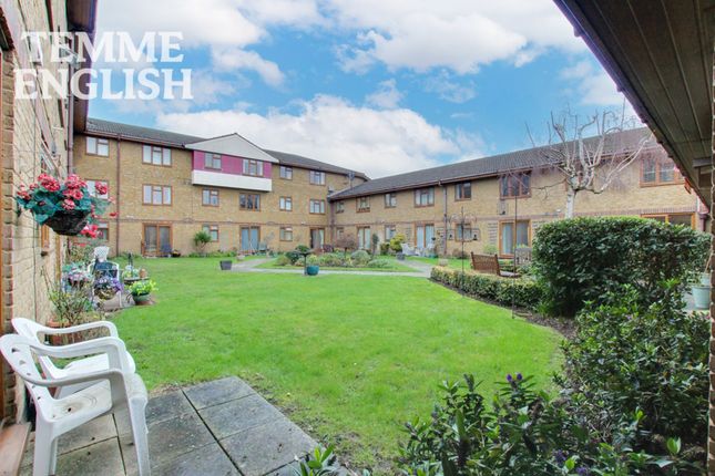51 Allington Court Outwood Common Road, Billericay photo 2