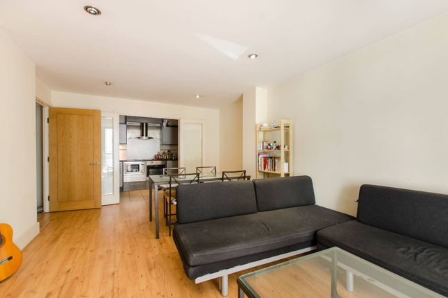Thumbnail Flat for sale in Drake House, St George Wharf, Vauxhall, London