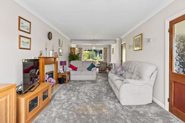 8 Crossways Avenue, East Grinstead photo 4