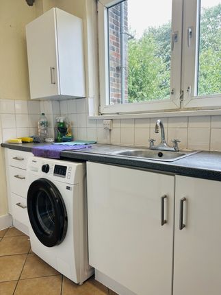 Flat to rent in Bryan Street, Islington