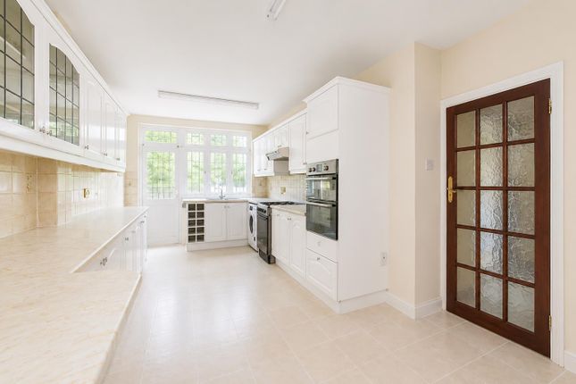 5, Lexton Gardens, London photo 4