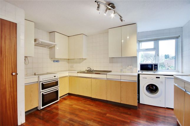 Lakeside Court, 8a, Robyns Way, Kent photo 3
