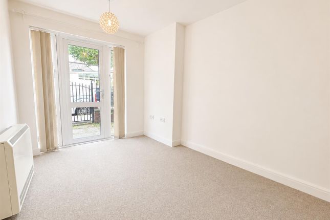 Flat 3, 20, The Savoy, Station Road, Shirehampton photo 5