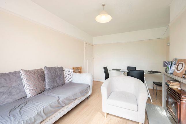 51, Bushey Road, Raynes Park photo 4