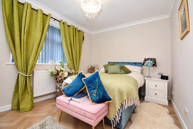 72, Southmoor Road, Pontefract photo 2