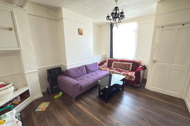 37, Naseby Road, Luton photo 2