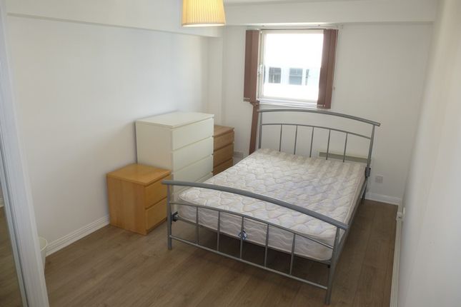 Flat to rent in Act372 Wallace Street, Glasgow