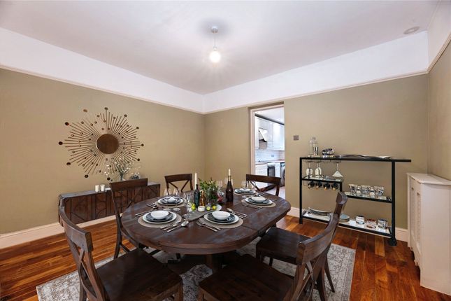 3, Jubilee Villas, Esher photo 4