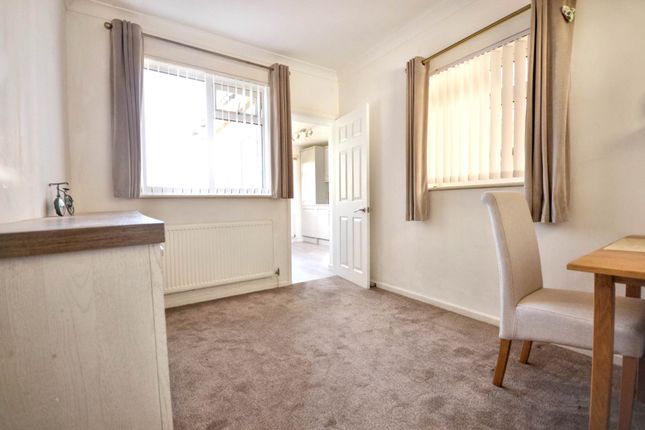 32, Willow Bank Road, Tewkesbury photo 4