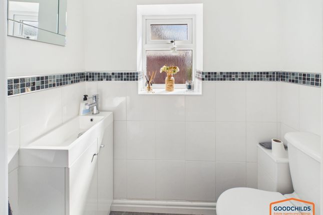 14 Norton Grange, Cannock photo 3