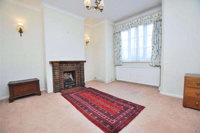 Worplesdon Road, Guildford photo 4