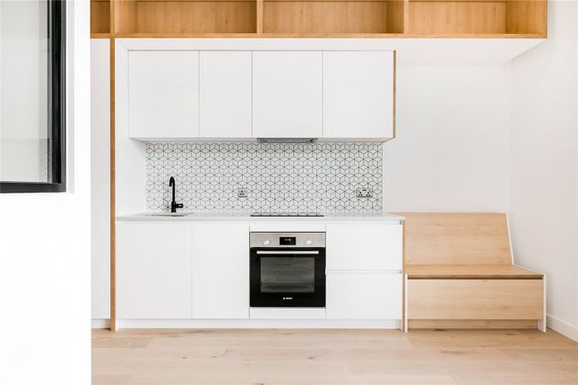 Apt Parkview Great West Road Brentford Tw8 1 Bedroom Flat To