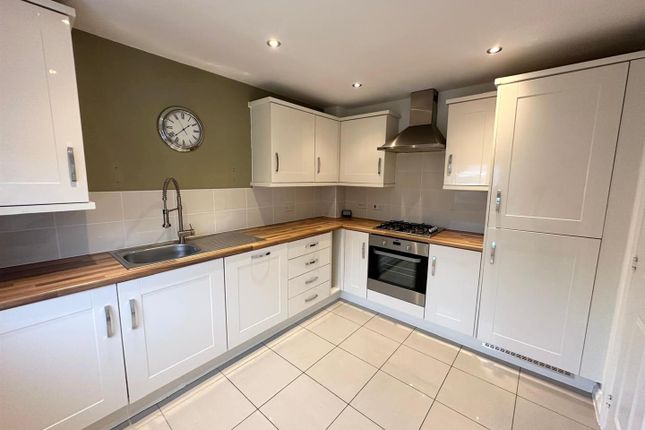 12, Chandler Drive, Kingswinford photo 2